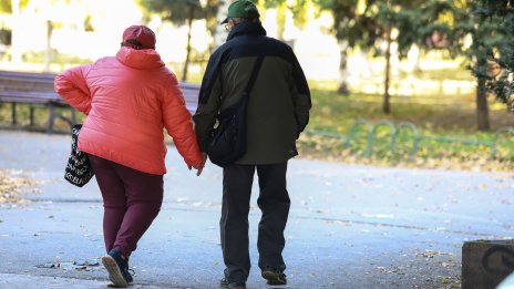 Изплащат от днес пенсиите и коледните добавки