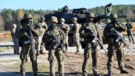 Над 100 американски военни вече са в Румъния