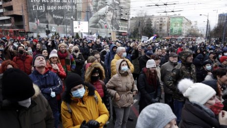 Екоактивисти разпънаха палатки в центъра на Белград