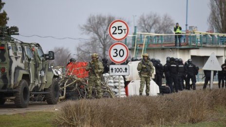 САЩ изтеглят незабавно повечето свои дипломати в Украйна