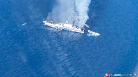 9 българи са в неизвестност след пожара на ферибота в Йонийско море