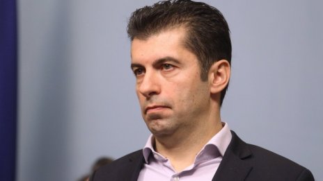 Петков: Без паника, кабинетът действа по различните рискове 