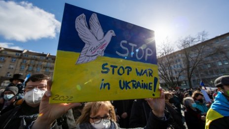  Десет етнически гърци убити край Мариупол