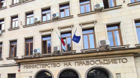 Осигуряваме правна помощ на пристигащи у нас украинци