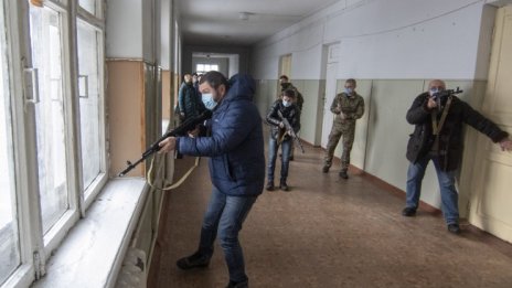 Има много жертви в Мариупол заради неспиращите руски атаки