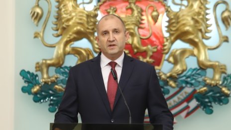 Румен Радев честити 8 март, пожела здраве и обич на жените