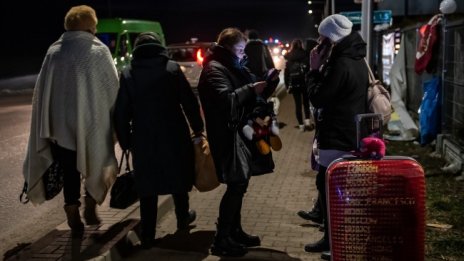 Бягащите от войната притеснени да искат статут на бежанци