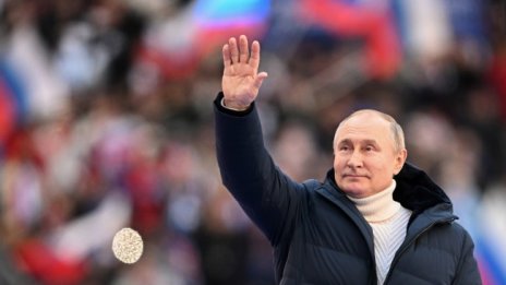 Гилотината падна, Путин вече не е "Доктор хонорис кауза" на ВТУ