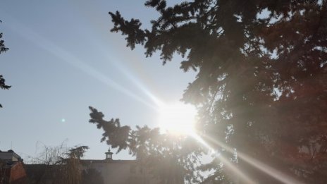 Облачността ще се разкъсва, градусите стигат 15&deg;