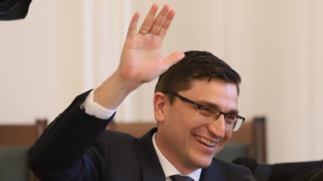 Сабрутев: Предложих решение на Каримански