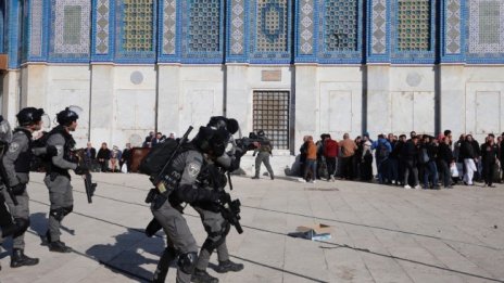 152 палестинци са ранени след сблъсъци в Йерусалим