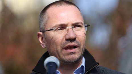 Джамбазки: Външният натиск върху България е голям