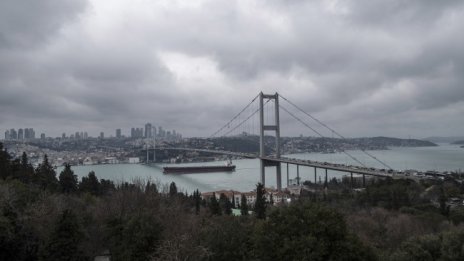 Пуснаха движението през пролива Босфор