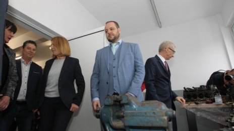 Енергийната ни зависимост от Русия крие огромни рискове, призна вицепремиерът Сандов