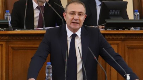БСП зове за референдум за предоставянето на оръжия на Украйна