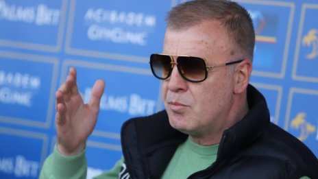 Сираков отива на крака при Божков в Дубай заради Левски