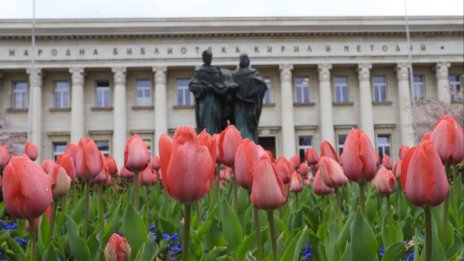 Градусите през уикенда падат леко, възможни са интензивни валежи
