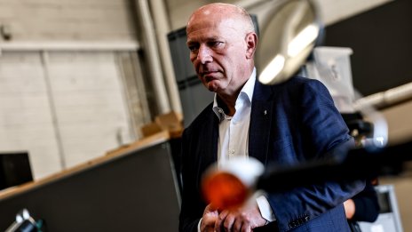 Кметът на Берлин играл тенис, докато 100 000 души бяха останали без ток