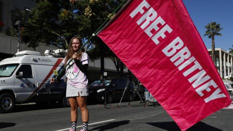 Бритни Спиърс се завърна след ареста