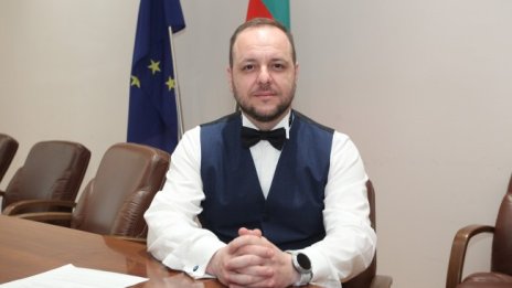 Министър Борислав Сандов със специално интервю за Investor.bg