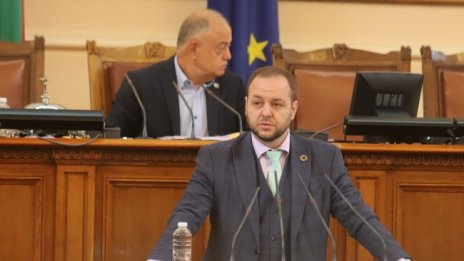 Сандов: Няма шуробаджанащина при бащата на Петков