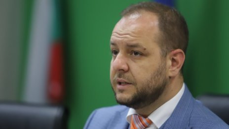 Министърът на околната среда Борислав Сандов с ковид
