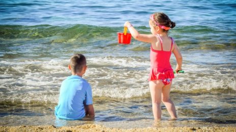С деца на море: Как да предпазим семейството от стомашно-чревни проблеми?