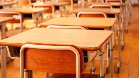 69 училища в Австралия затварят заради азбест в пясъка за игра