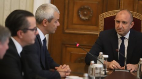 Костадинов при Радев: Не бихме могли да говорим с която и да е политическа сила