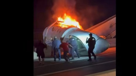 Самолет се разби на магистрала в Тексас, един човек загина ВИДЕО