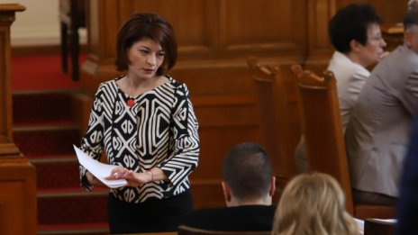 Атанасова: Отстъпката от 25 стотинки на литър гориво е поредния провал