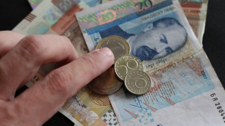 Средният осигурителен доход за месец май е 1299,07 лв