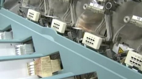 За първи път от 20 г. еврото се изравни с долара