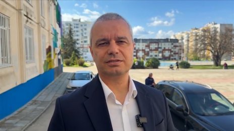 Костадинов даде гласа си за независима България, радват го опашките