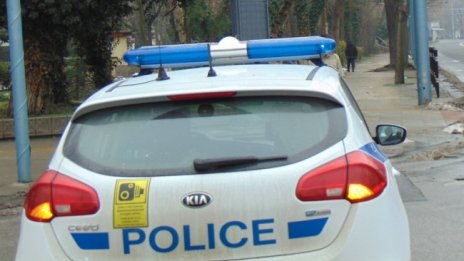 Кола в Бургас натъпкана с дрога, гранатомет и автомати