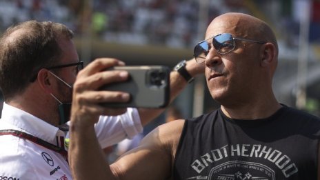Вин Дизел с Хелън Мирън на снимачната площадка на "Бързи и яростни 10"