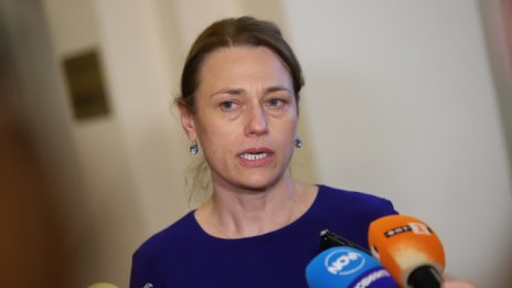 Ива Митева: Извиваха ни ръцете за Станислав Тодоров