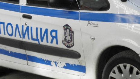 13-годишен пиян подкара кола, излезе от пътя в нивата