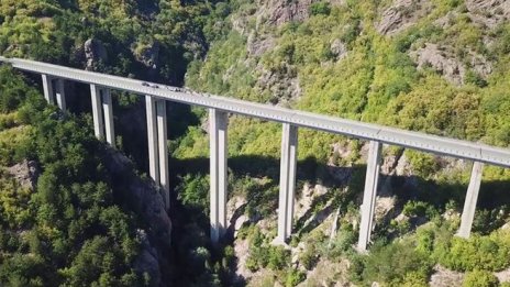 Младеж е паднал от 100-метров мост край Клисура