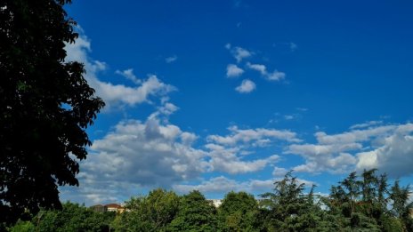 Дъждът спира, в понеделник ще е слънчево