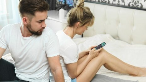 5 признака, че сте обсебваща половинка 