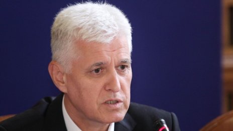 Военният министър: Има опасност да не можем да си охраняваме небето