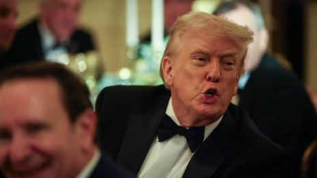 Тръмп изпраща болничен кораб USNS Mercy в Гренландия