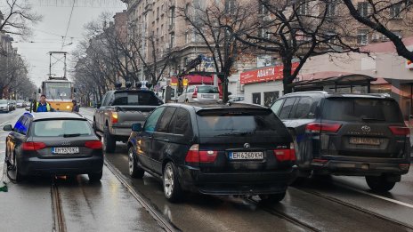 ДБ скочиха на нотариусите, "войната" е заради заверката при прехвърляне на МПС