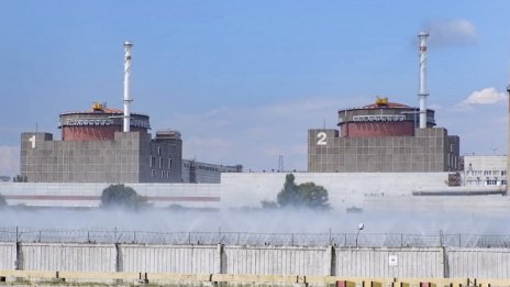 Жители на Никопол, на 7 км от АЕЦ "Запорожие": Руснаците носят болка и сълзи