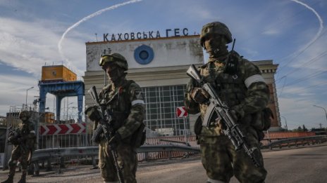 Руснаците напускат Херсон заради разрушени мостове?