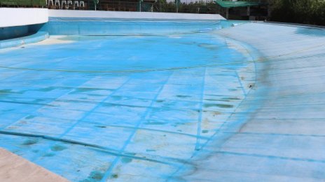 Реаниматори спасиха дете, почти удавено в басейн