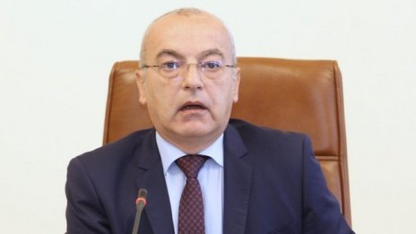 Гълъб Донев се самоизолира след контакт с лице с коронавирус
