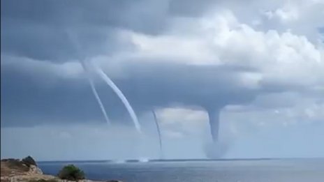Няколко торнада наведнъж изплашиха остров Майорка