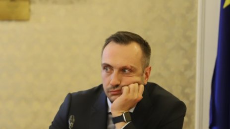 Александър Ракшиев: Цените на петрола и газа вървят надолу
